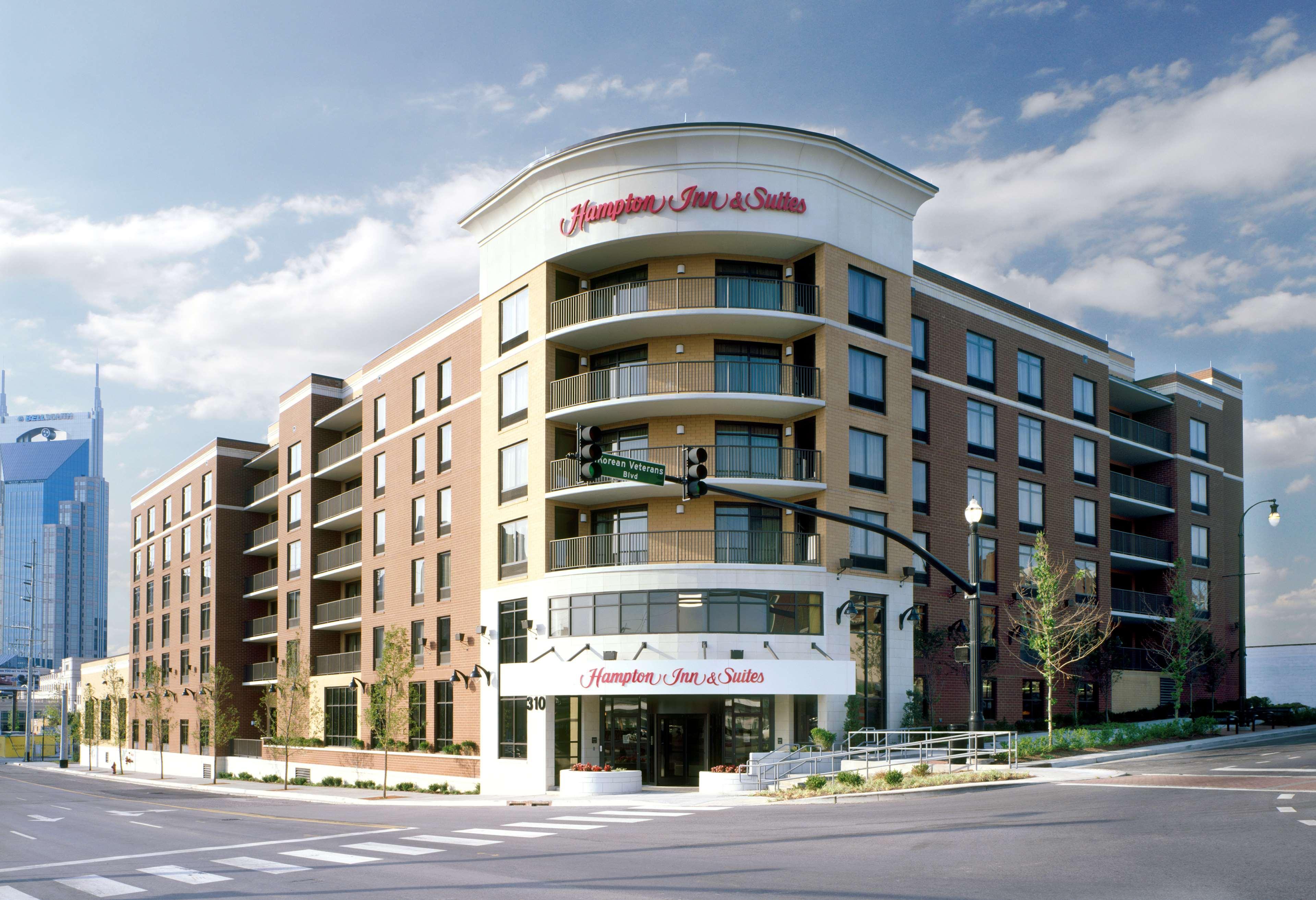 Hampton Inn & Suites Nashville-Downtown Exterior photo